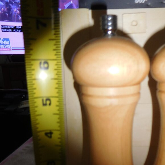 Wooden Salt & Pepper Shakers - Picture 4 of 4